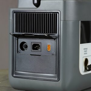 Портативная электростанция FUBAG AS 2400i (аккумулятор LiFePO4) в Волгограде фото